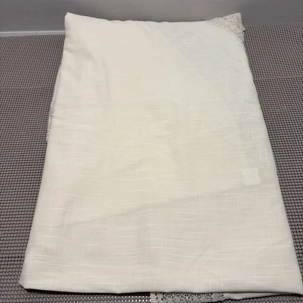 Tablecloth Ivory Lace Trim Poly Cotton Blend Oval 86x66 Vintage USA